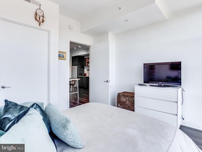 Building Photo - 2030 8th St NW