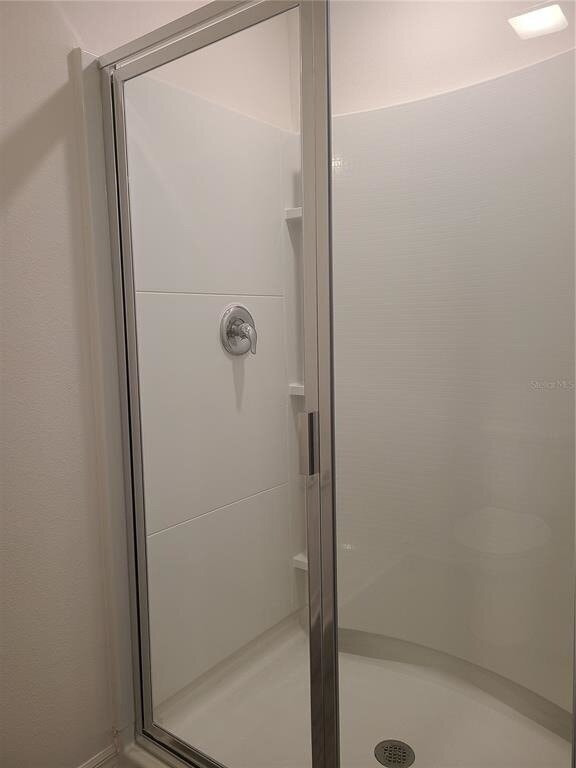 Building Photo - Beautiful 2-Bedroom Townhouse in Tampa | Brand New Paint & Vinyl Floors!