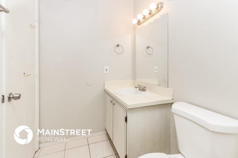 Building Photo - 353 SW Belmont Cir