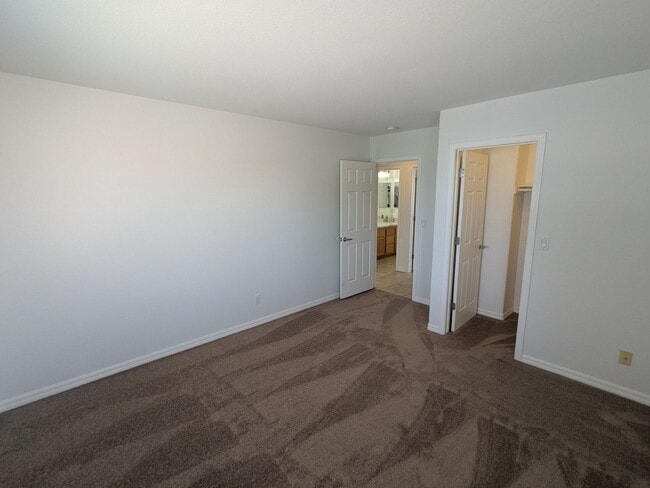 Building Photo - 1016 Royal Plum Ln