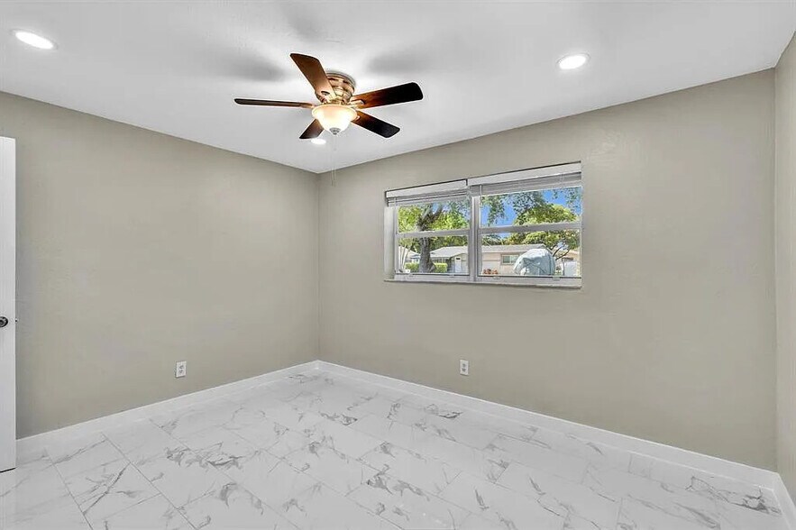 Building Photo - 2770 NW 25th St