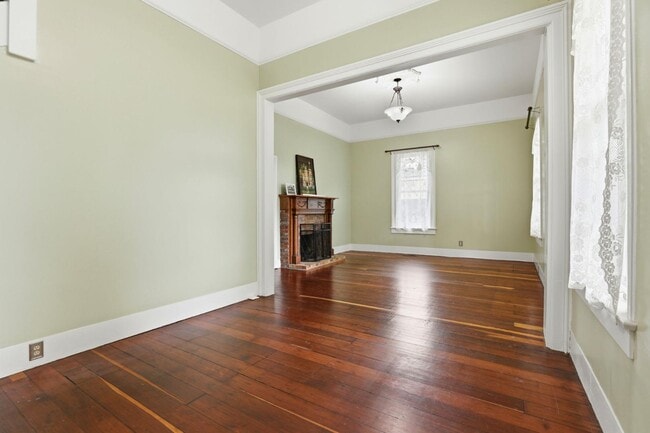 Building Photo - 482 South St