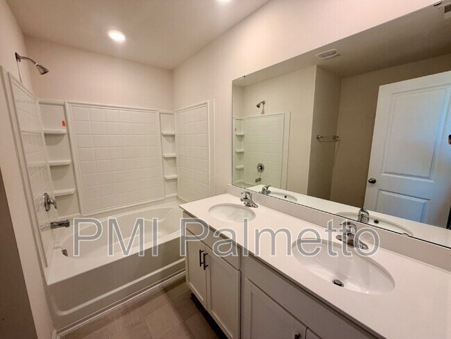 Building Photo - 417 Spearman Ct