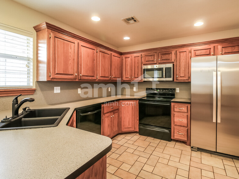 Building Photo - 1116 SW 129th St