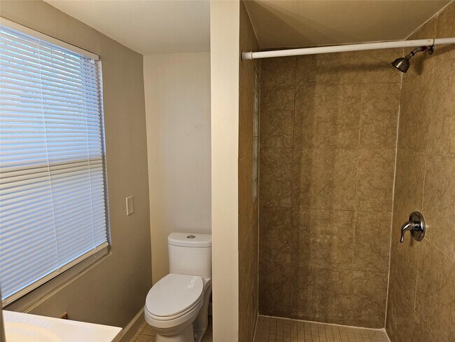 Building Photo - 2586 NW 58th Ave