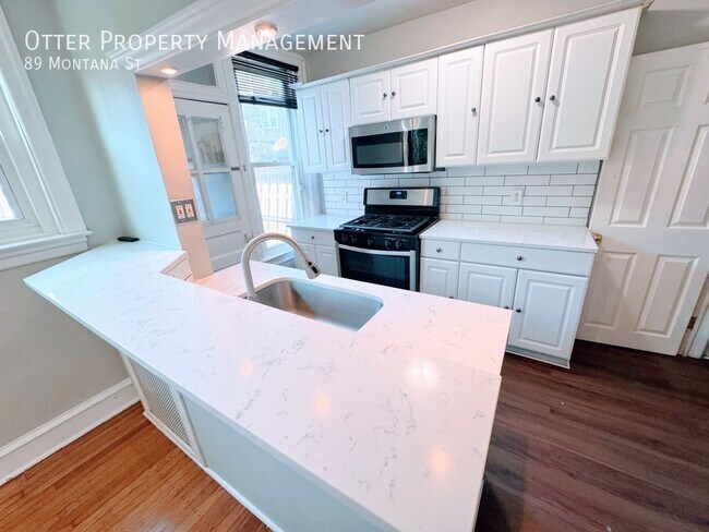 Building Photo - 89 Montana St