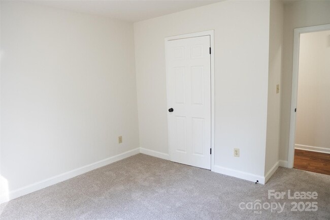 Building Photo - 500 Kirby Ln