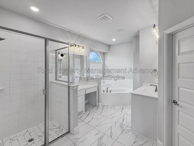 Building Photo - 308 Winding Creek Ln