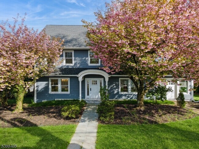 Primary Photo - 648 E Broad St