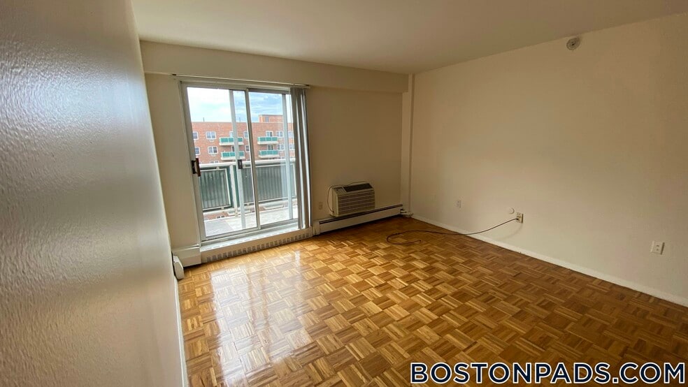 Building Photo - 175 Freeman St