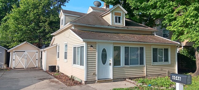 Primary Photo - Welcome to this charming 3 bedroom, 1 bath...