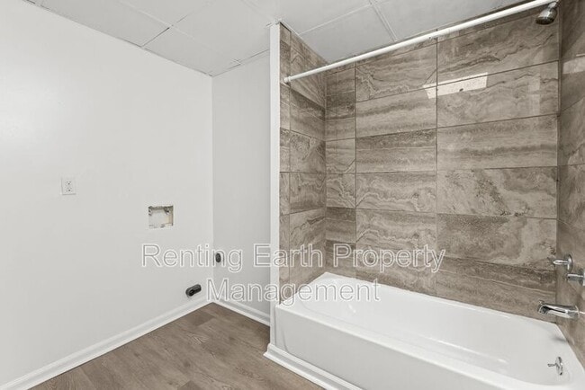 Building Photo - 1563 Martin Ave