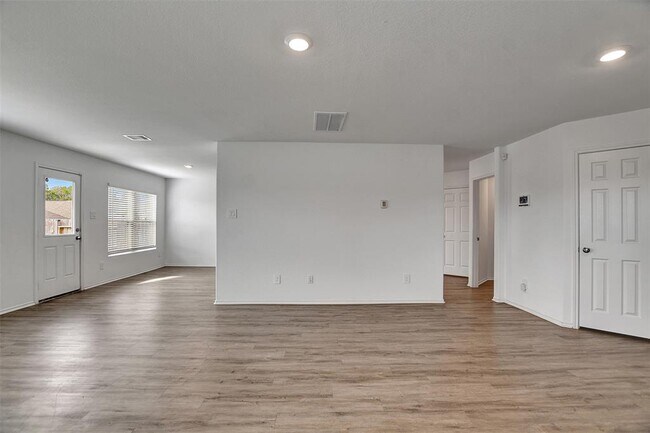 Building Photo - 1518 Carmona Ct