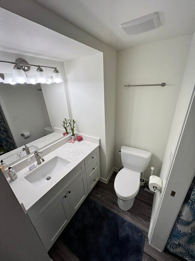 Building Photo - 3927 108th Ave NE