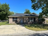 Building Photo - 1 Flowering Peach Ct