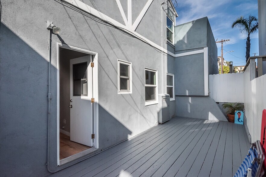 Building Photo - 138 35th St