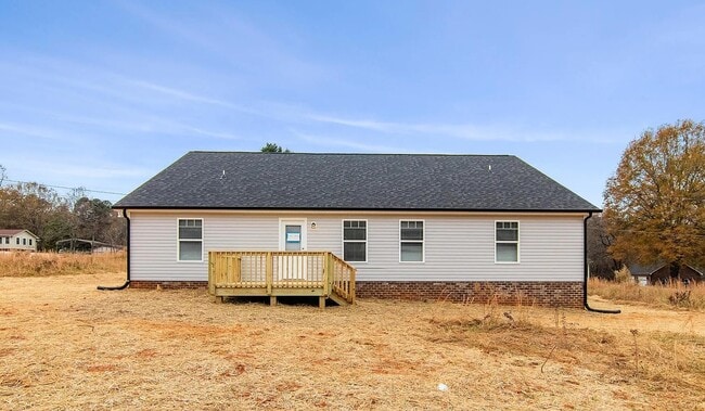 Building Photo - 2026 Lakeside Ln