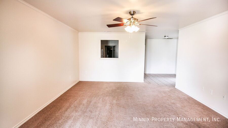 Building Photo - 5402 Kemper St