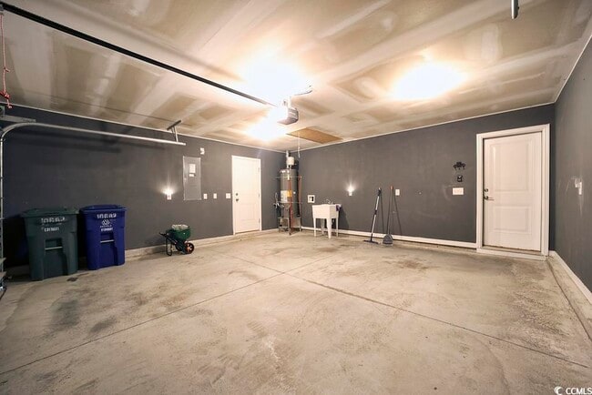 Building Photo - 3712 Park Pointe Ave