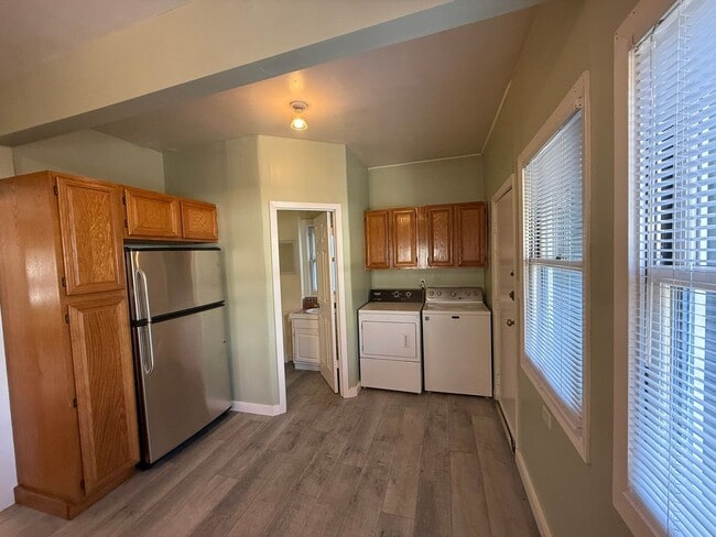 Building Photo - 5BR Berkeley Home | W/D, Dishwasher, Backyard + Storage Near Shattuck & Berkeley Bowl
