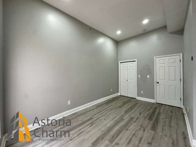 Building Photo - 1918 N Charles St