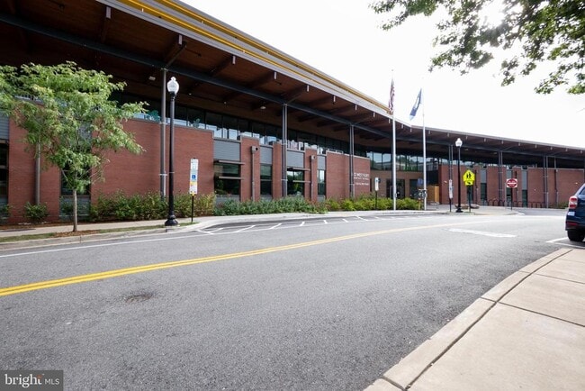 Building Photo - 26 S Old Glebe Rd