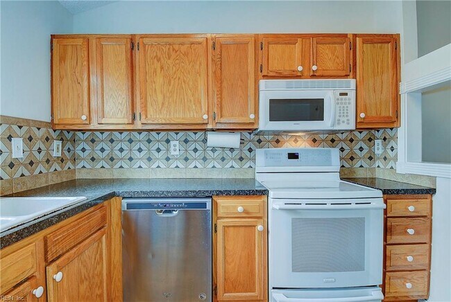 Building Photo - 1224 Corkwood Cir