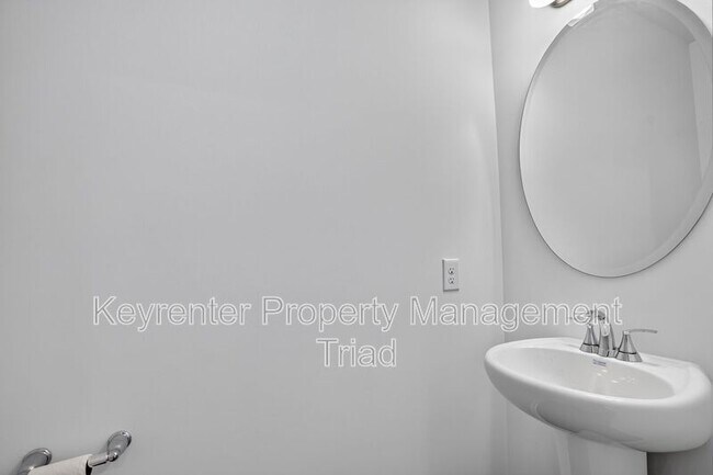 Building Photo - 3012 Highlander Pt