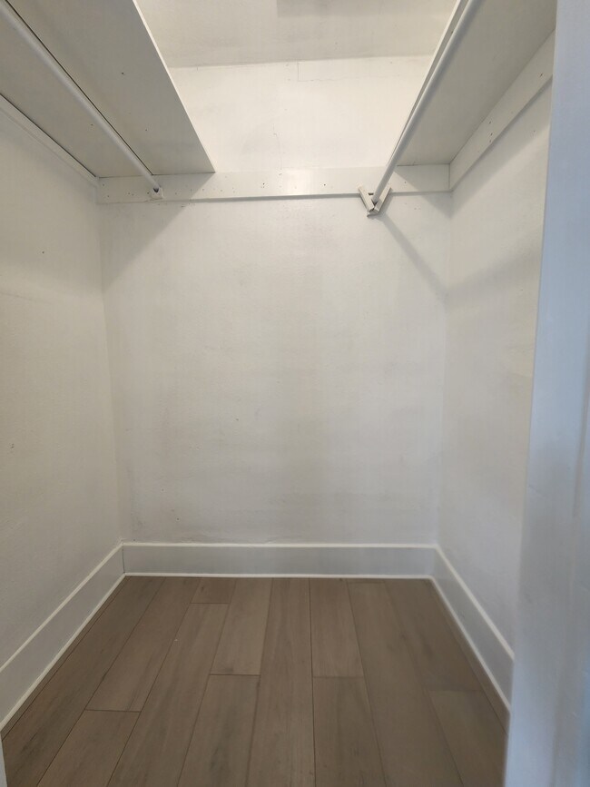 Building Photo - Rupert Fourplex