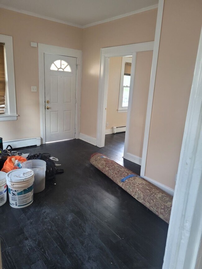 Building Photo - 24 Valley St