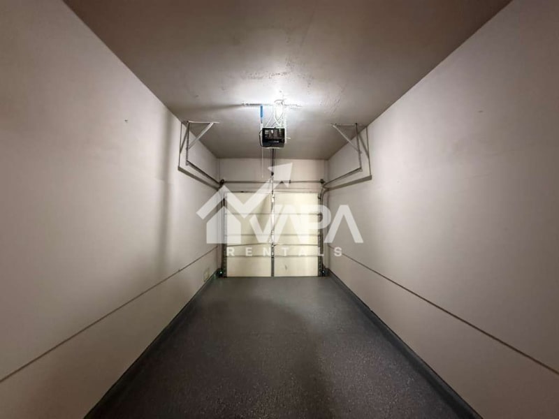 Building Photo - 9902 Hawksbill Peak