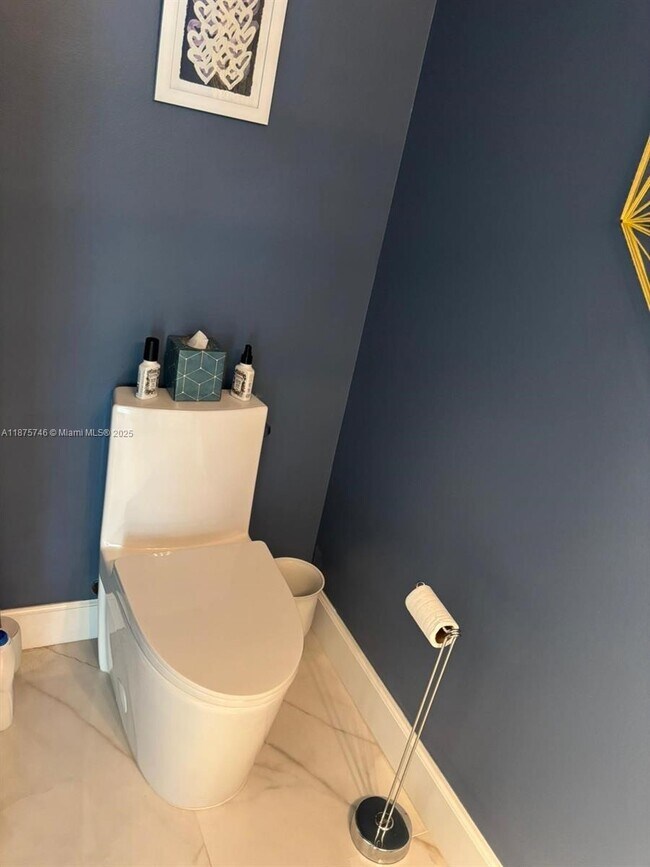 Building Photo - 16207 Sierra Palms Dr