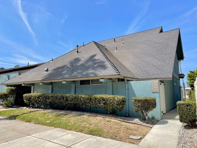 Building Photo - 2 Bedroom + 1.5 Bathroom Condo | Pierpont Beach | Ventura | Unfurnished
