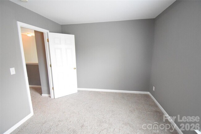 Building Photo - 2849 Summergrove Ct