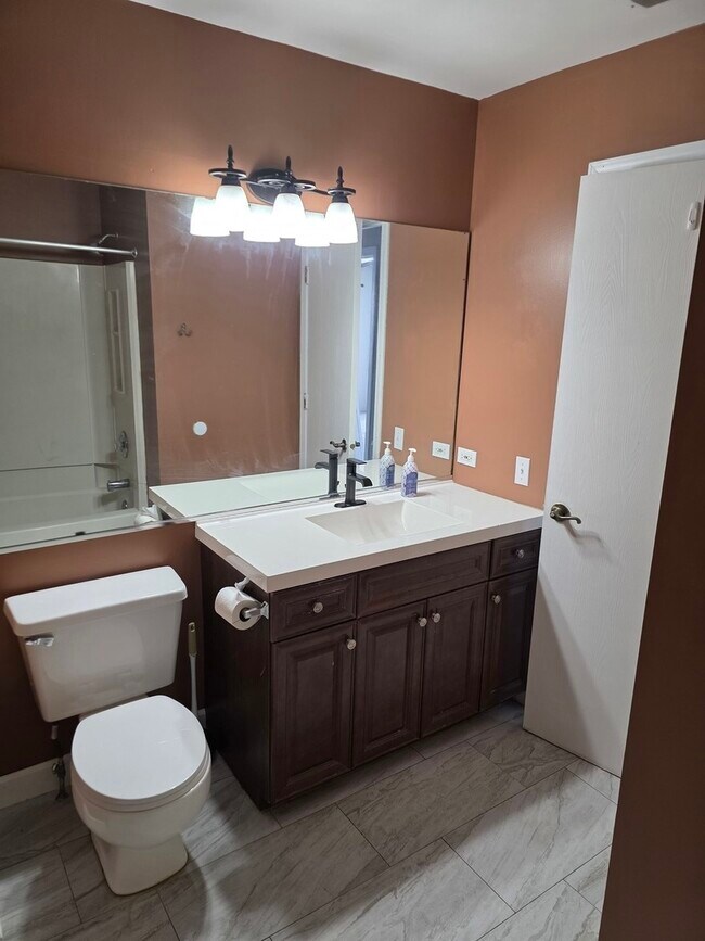 Building Photo - 462 Thomas Paine Ct