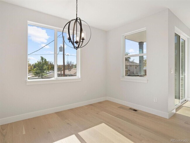 Building Photo - Brand New 4BD, 4BA Half-Duplex in Villa Park