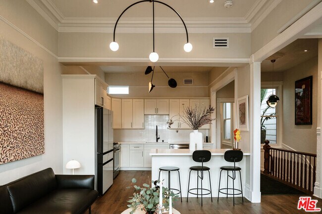 Building Photo - 2786 Bush St