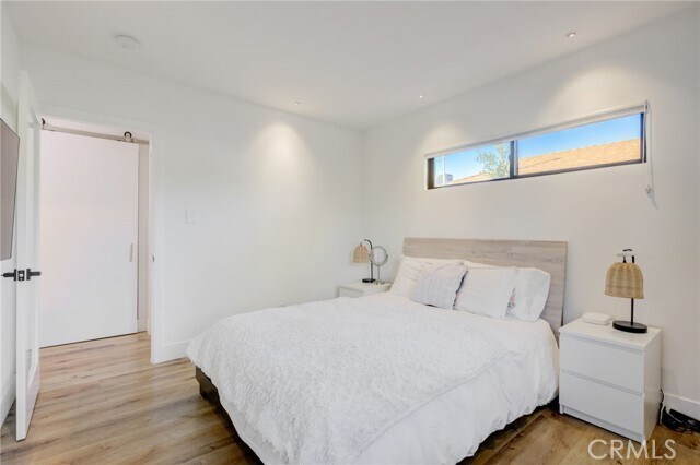 Building Photo - 8161 Encino Ave
