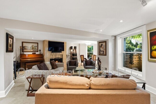 Building Photo - 2131 S St NW