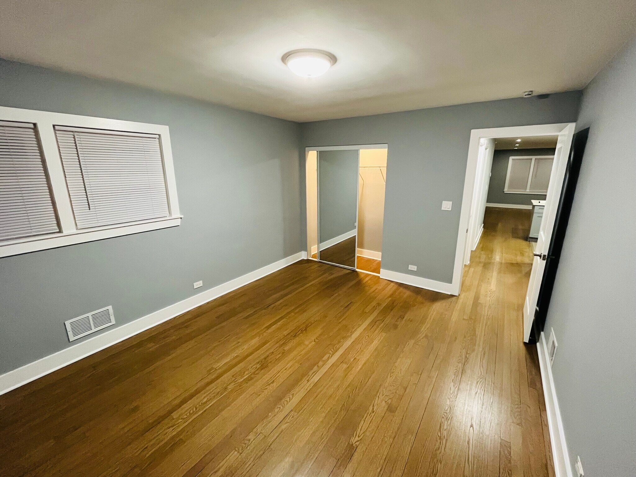 Building Photo - 8212 Kilpatrick Ave