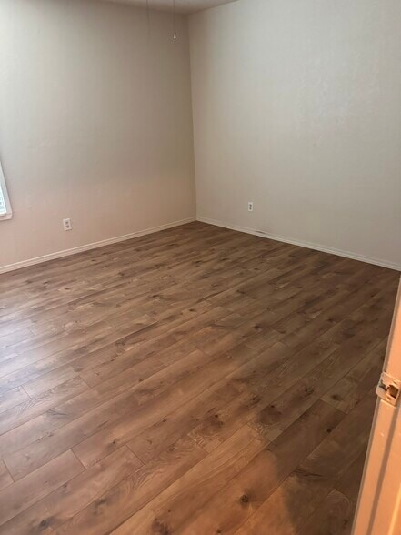 Building Photo - 623 Wolftrap Dr