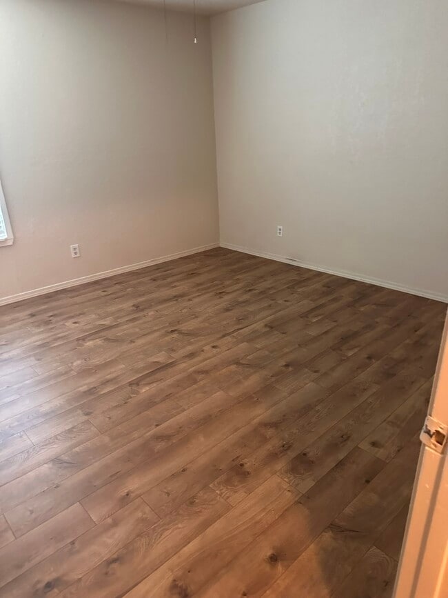 Building Photo - 623 Wolftrap Dr