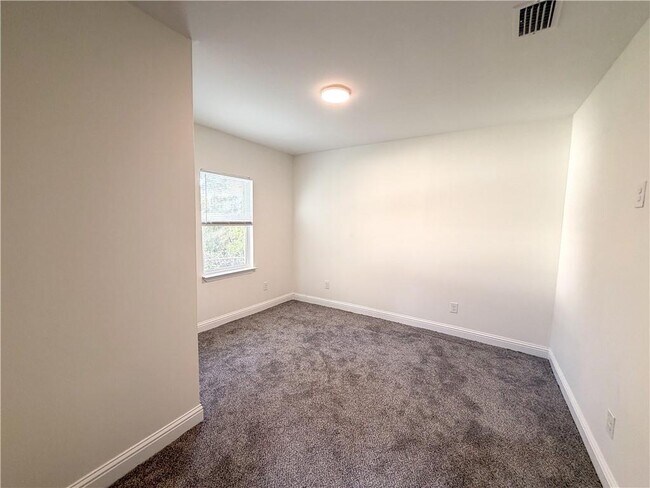 Building Photo - 1051 Lubel Ave