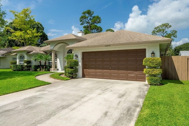 Building Photo - 13590 Jonquil Pl