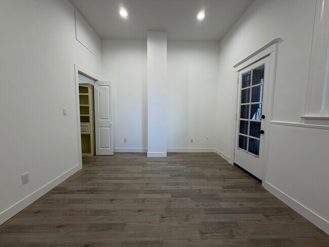 Building Photo - 1549 California St