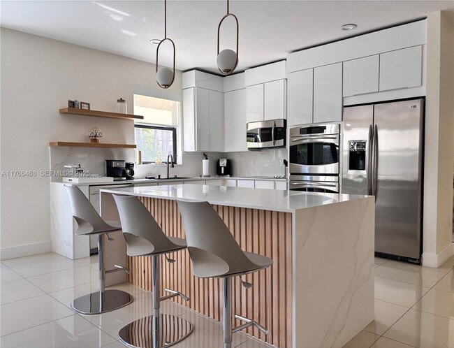 Building Photo - 8895 NW 99th Ct