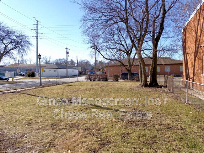 Building Photo - 149 Hayes Ave