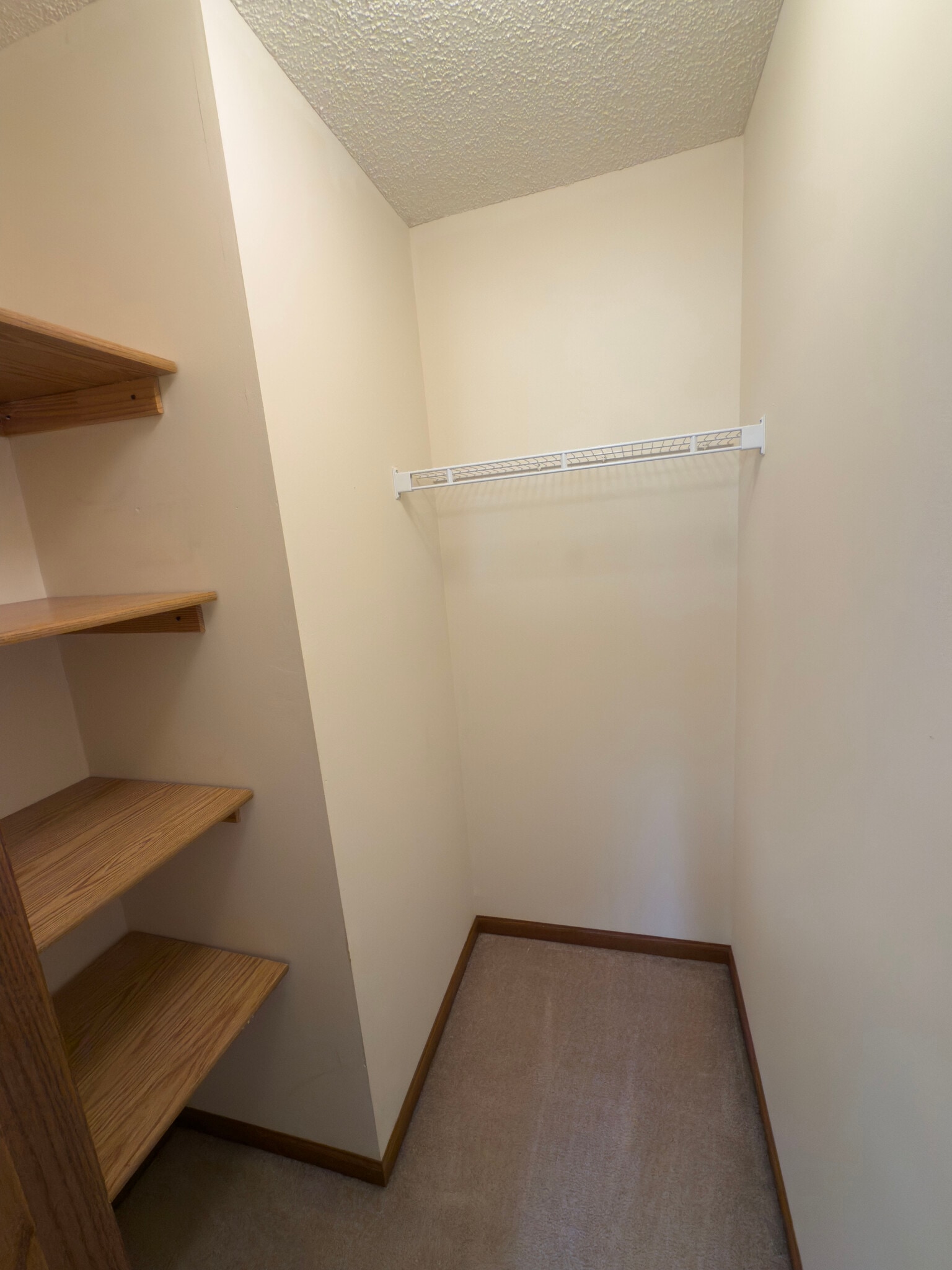 Building Photo - 8647 Quarry Ridge Ln