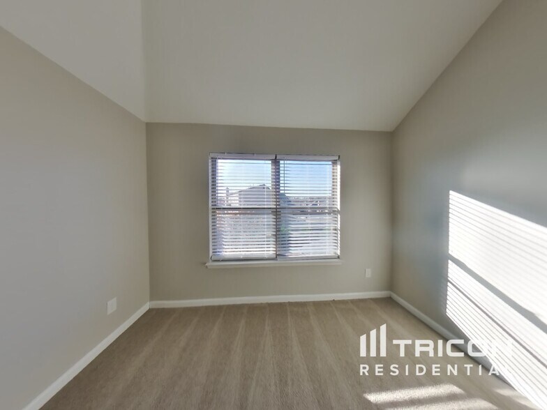 Building Photo - 409 Akers Dr