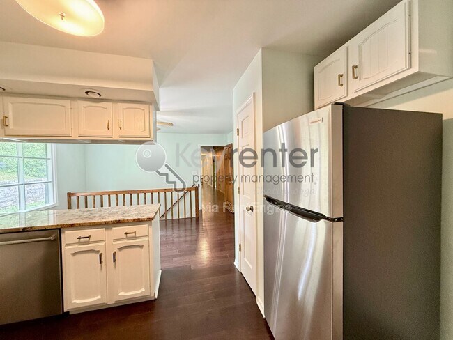Building Photo - 4910 Bal Harbor Dr